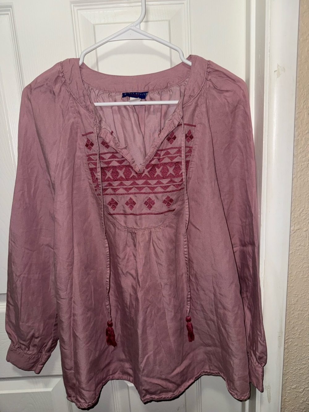 Simply Styled by Sears Women’s embroidered peasant top with Tassels Size Large